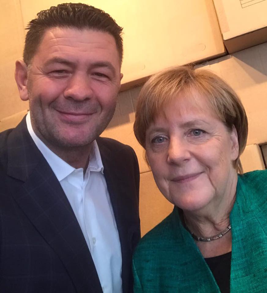Luan Krasniqi trifft Bundeskanzlerin Angela Merkel