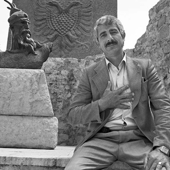 Enver Pashkaj, Fotograf: Norman H. Gershman